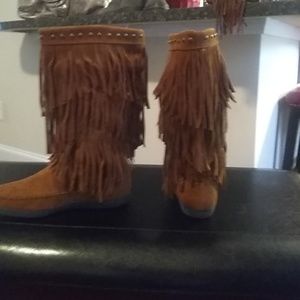 Moccasin style fringe boots
